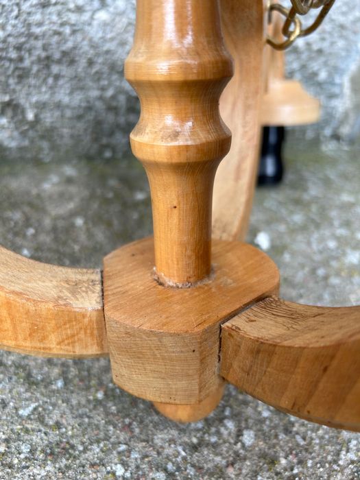 Żyrandol drewniany, lite drewno