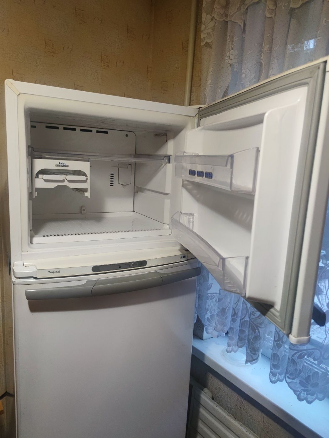 Холодильник Whirlpool Nofrost двохкамерний