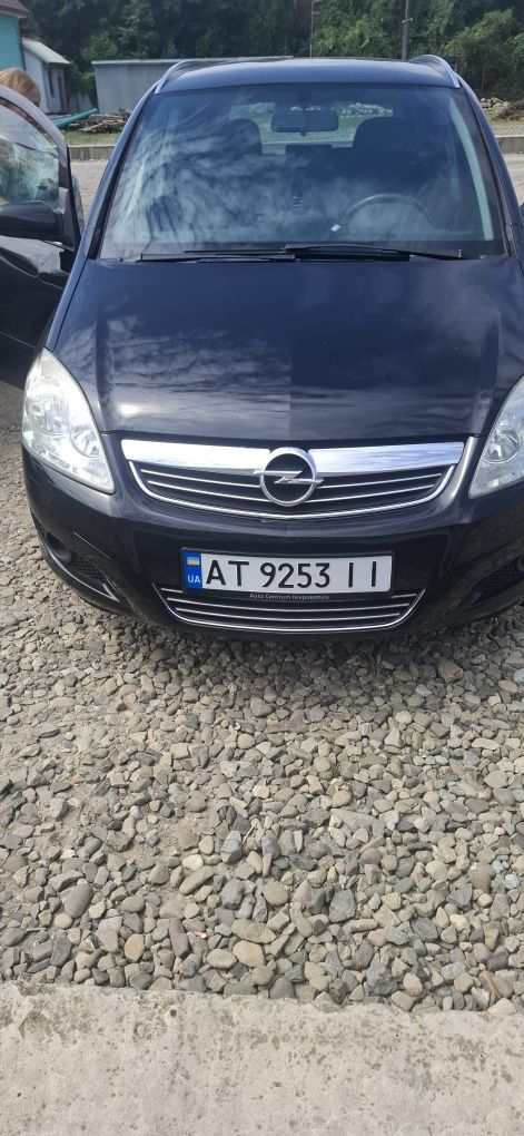 Opel Zafira B 1.8 бен/газ 2008 свіжопригнана