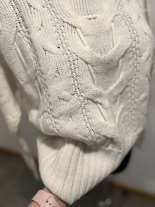 Ażurowy krótki sweterek kremowy