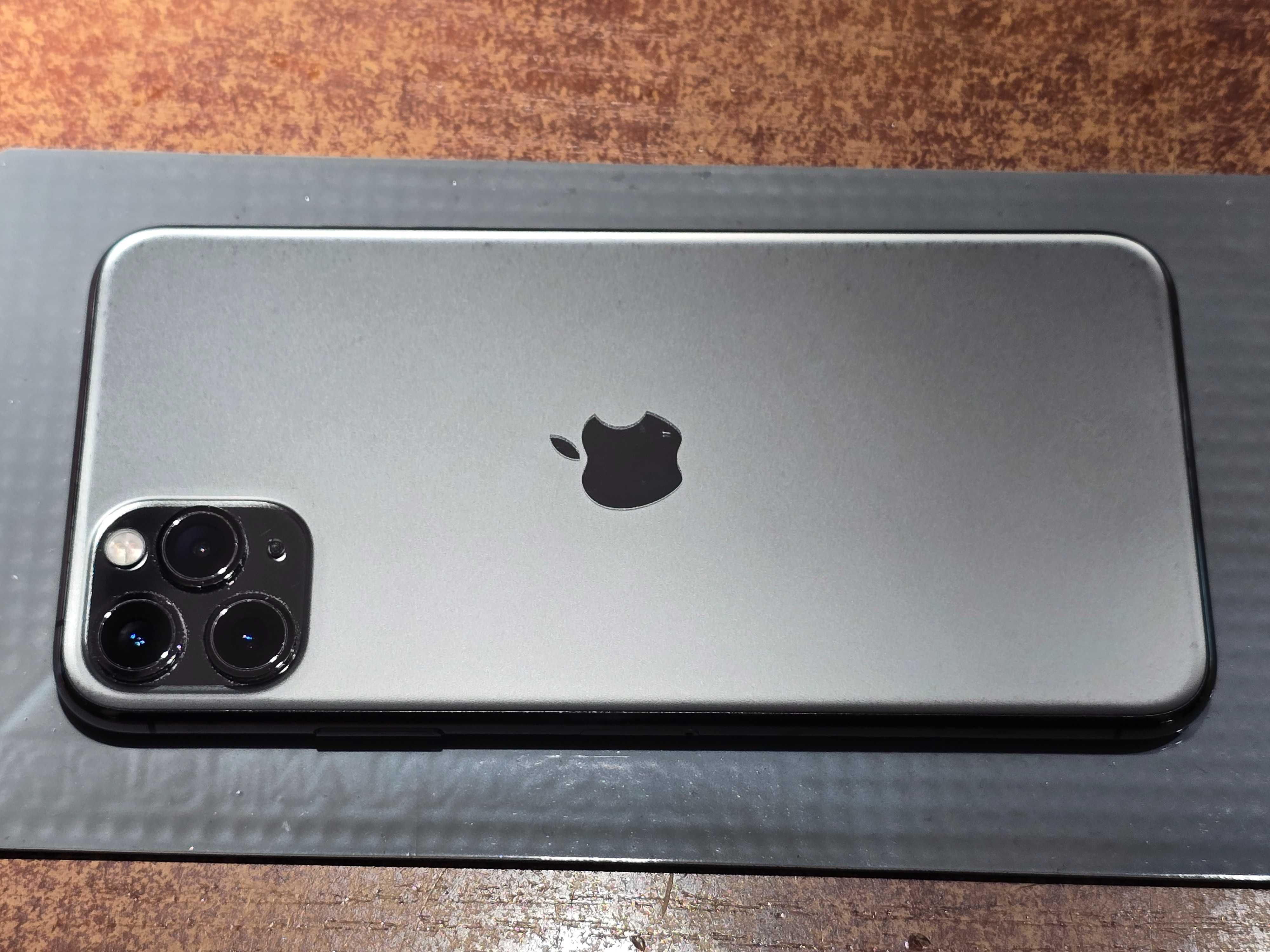 Używany - Apple iPhone 11 Pro Max 256GB Czarny - GSM Baranowo