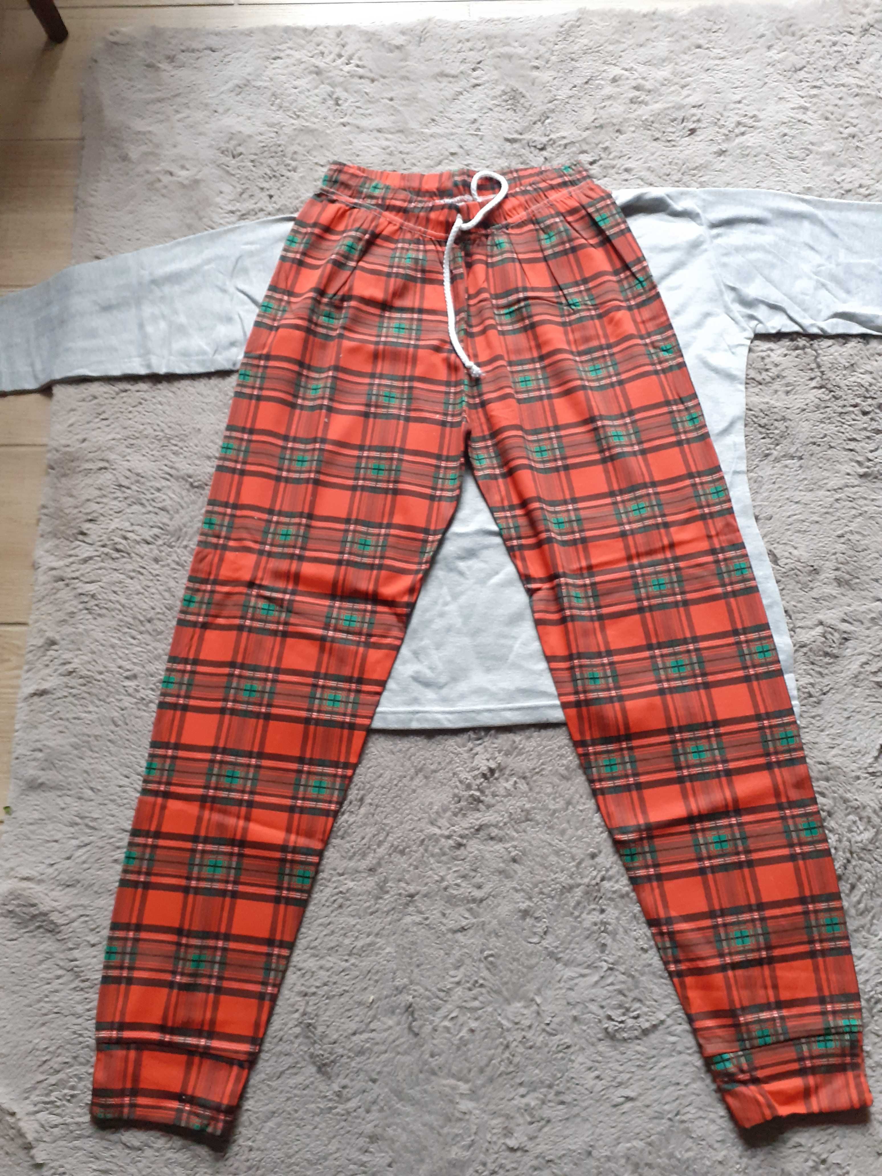 Pijama com calças muito fofo novo