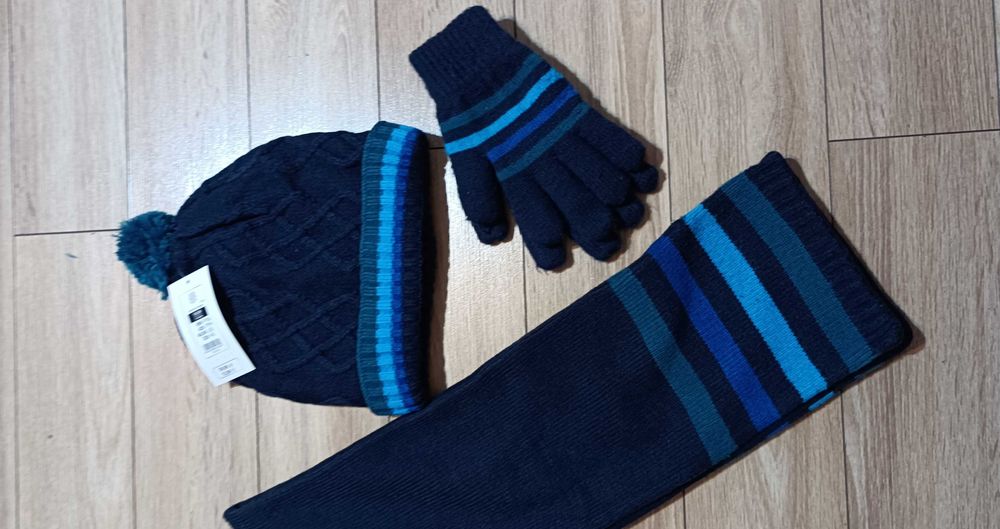 Zestaw zimowy czapka szalik rękawiczki