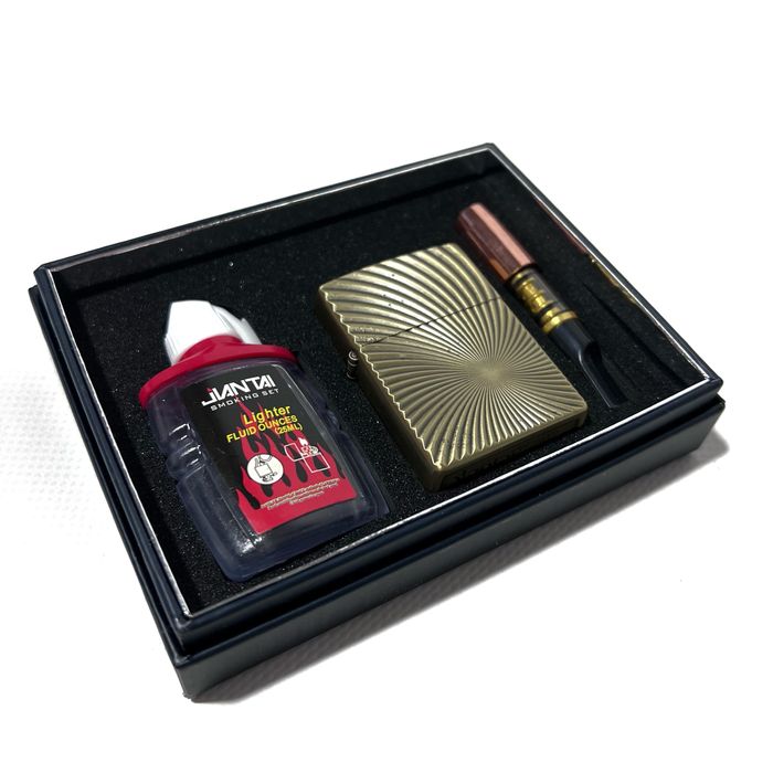 Набор Бензиновая зажигалка Kantai i9 + очищенный бензин форма Zippo