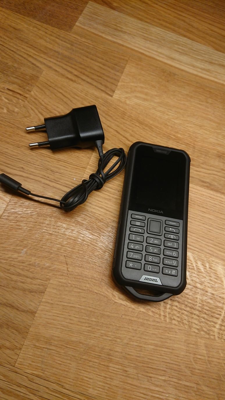 Nokia 800 tough dual sim czarny