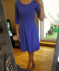 elegancka niebieska sukienka