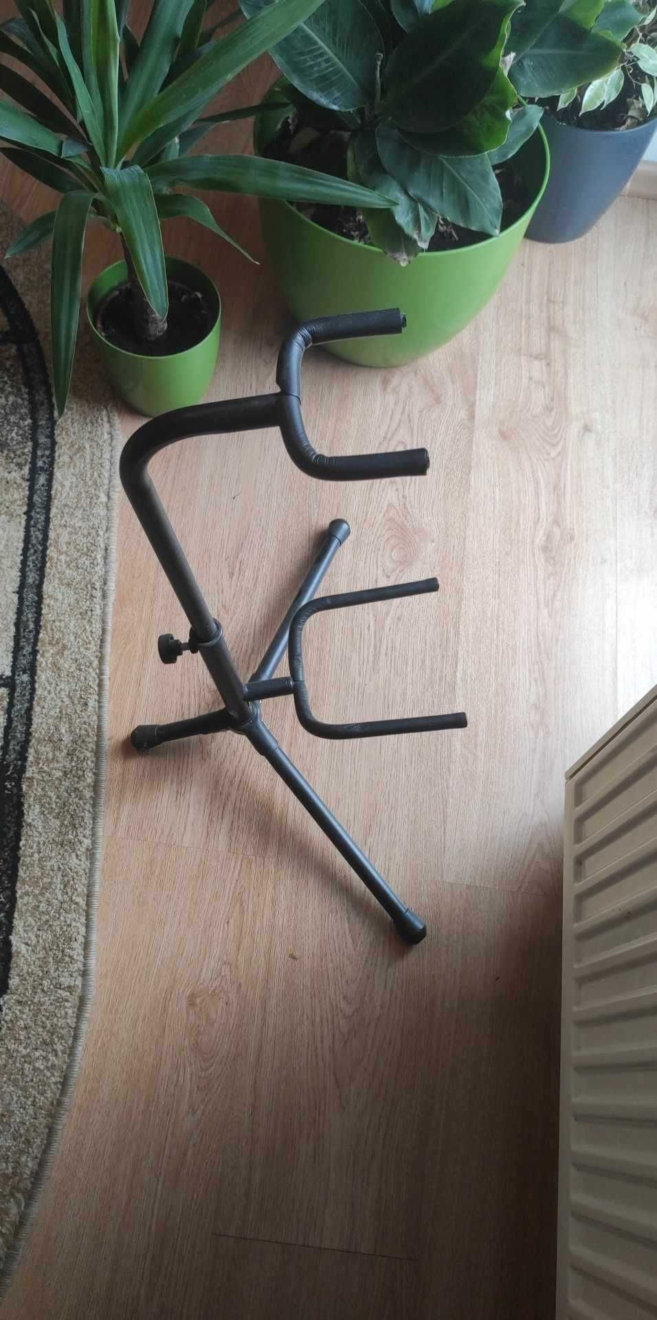 Stojak na gitarę