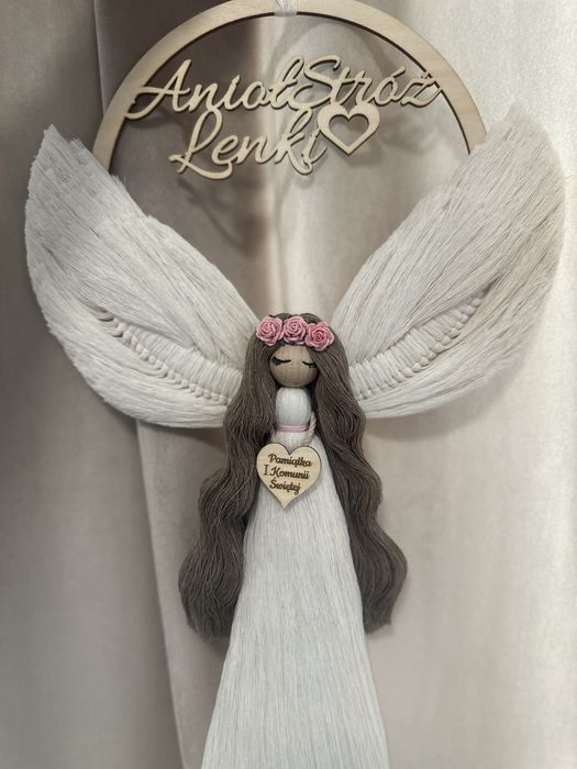 Aniol stróż, makrama , pamiatka komunii świętej .