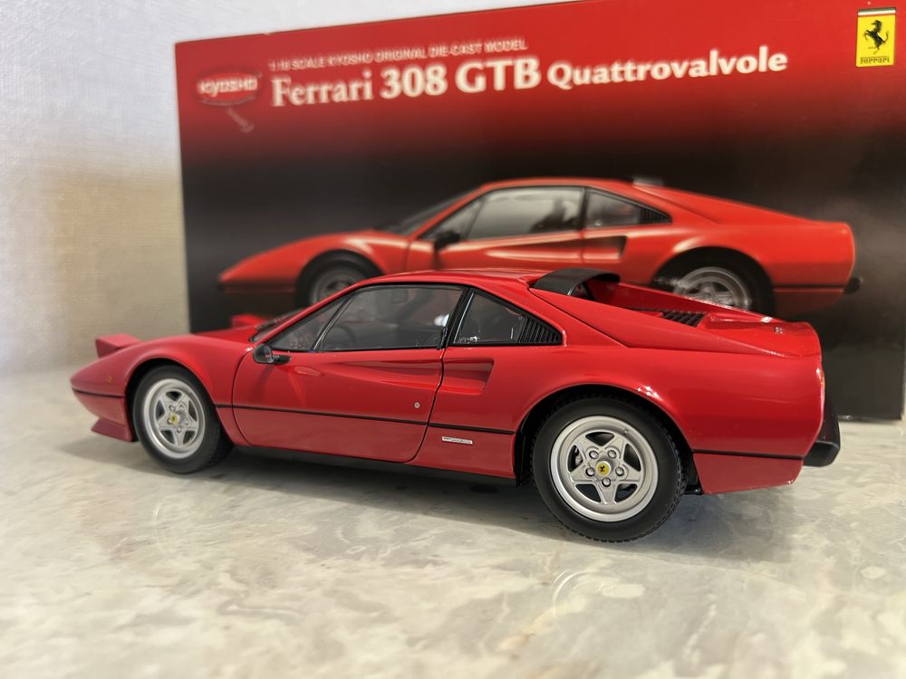 Ferrari 308GTB Quattrovalvole Kyosho 1/18