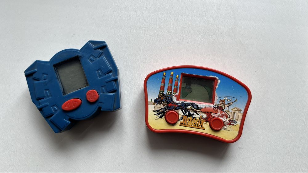електронні іграшки McDonald’s Happy Meal (Marvel 2009 / Asterix 2007)