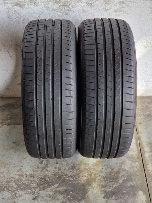2 Pneus HANKOOK Semi Novos 215/50R17