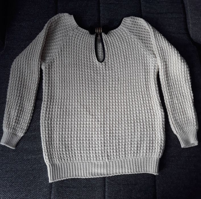 Beżowy sweterek kokardka S