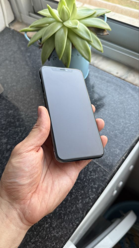 Vendo iPhone 11 Pro em excelente estado!