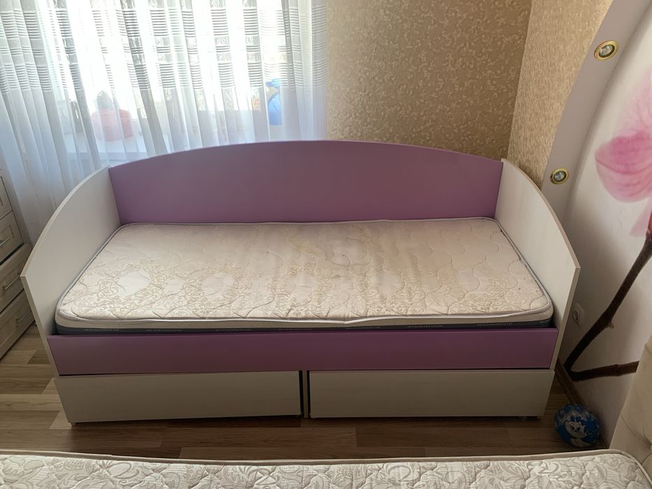 Ліжко підліткове, дитяче для дівчинки