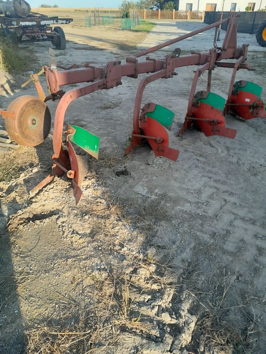 Pług 4 skibowy zagonowy