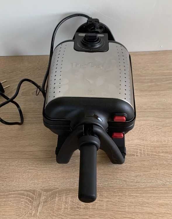 Мультимейкер CUISINART GR47BE та вафельниця TEFAL King Size WM756D12