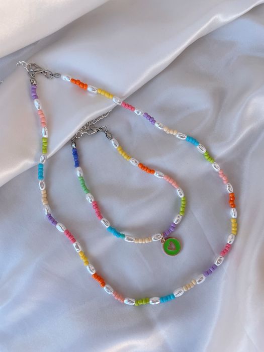 Colar colorido e pulseira