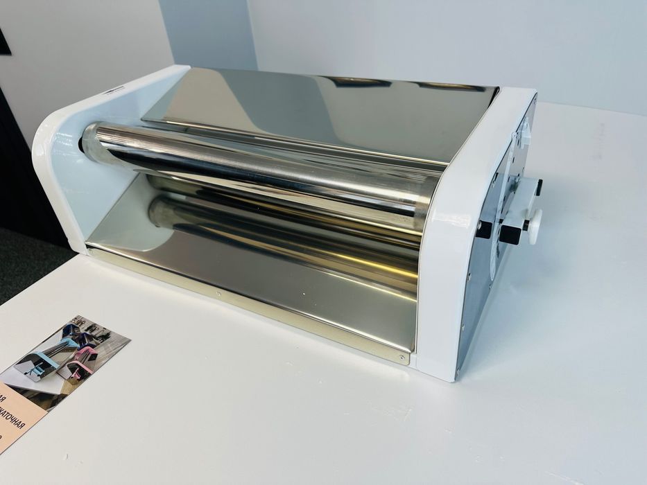 Ручная тісторозкатка