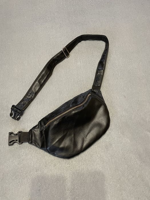 Мужская кожаная бананка