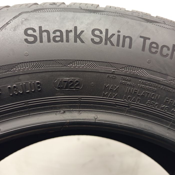 215/65R16 Uniroyal WinterExpert