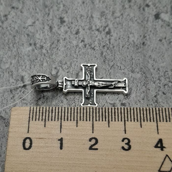 Срібний ланцюжок і хрестик. Серебряная цепочка и крестик.