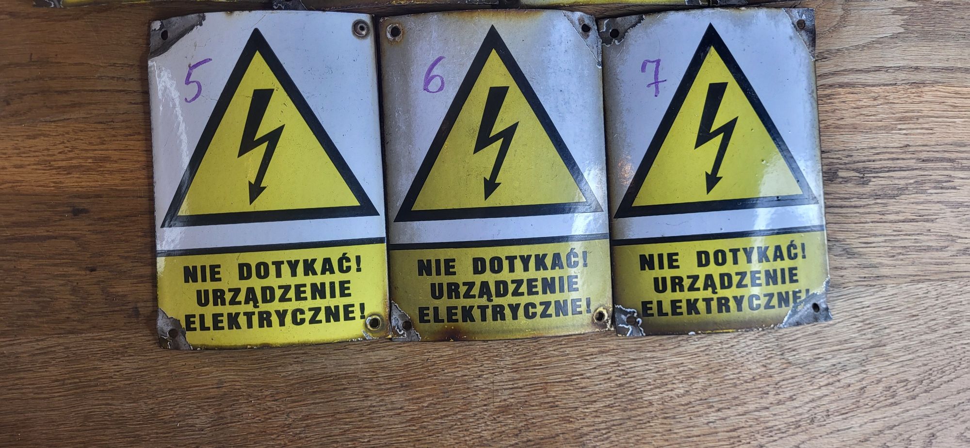 11szt Stare tabliczki metalowe NIE Dotykać Urządzenie Elektryczne 69