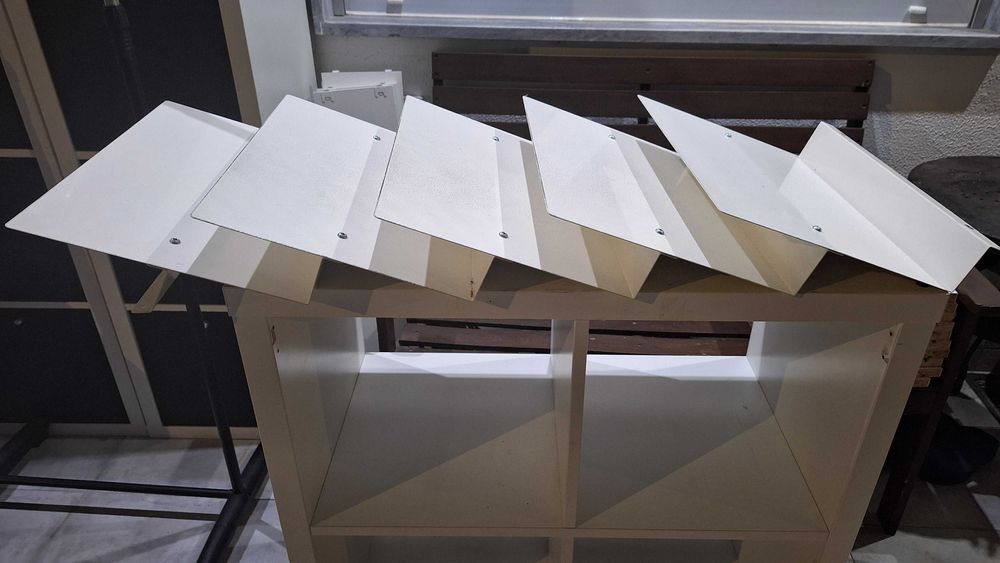 Expositor de Jornais Zig Zag