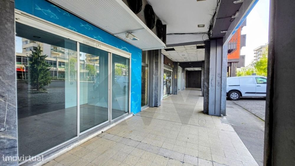 Loja com 110 m2 em Celas Zona movimentada central próximo ao Hospital