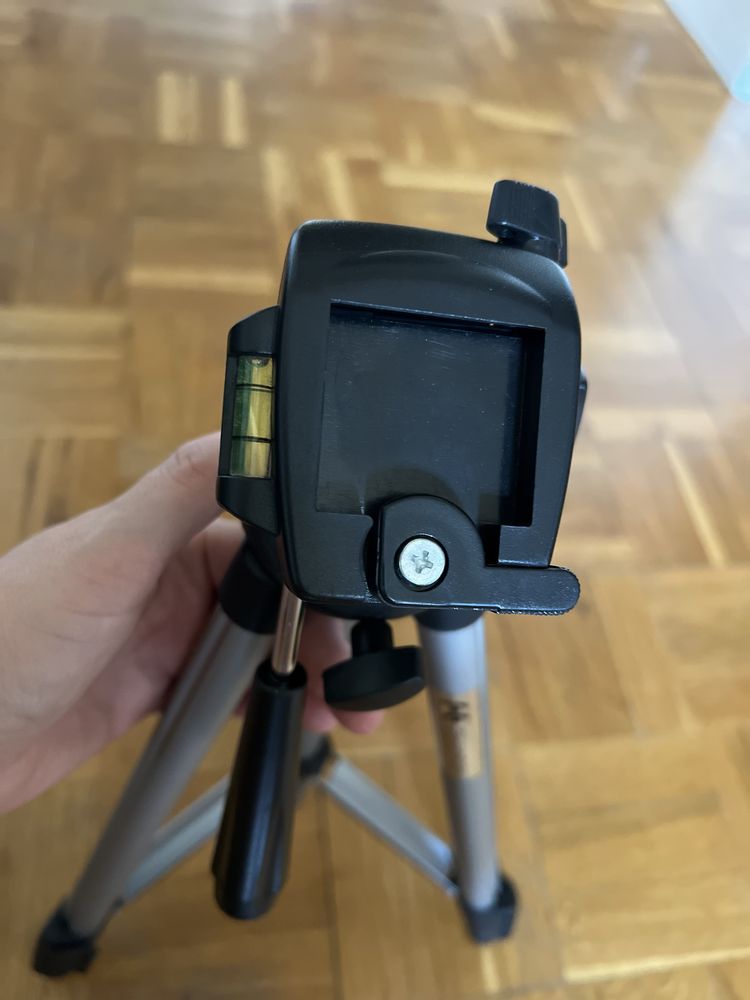 Продам штатив Falconeyes. 1330