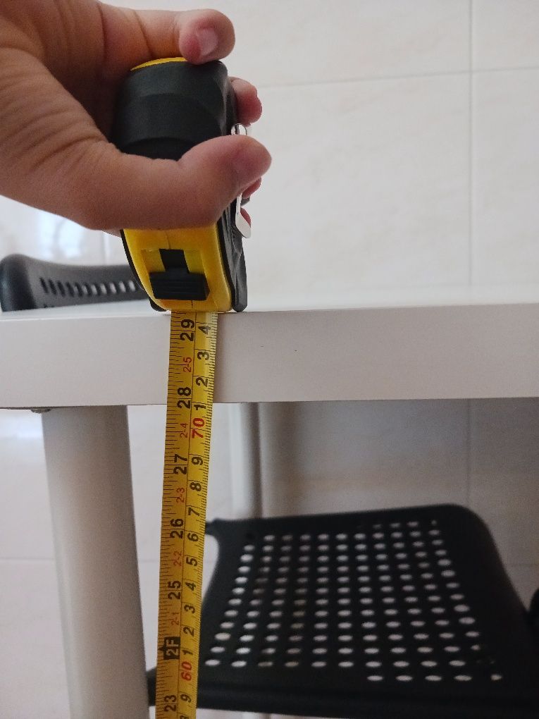 Mesa de estudo branca