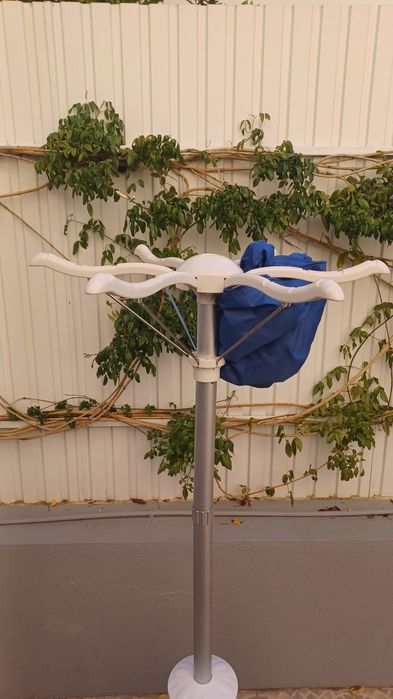 Secador de roupa, vertical.