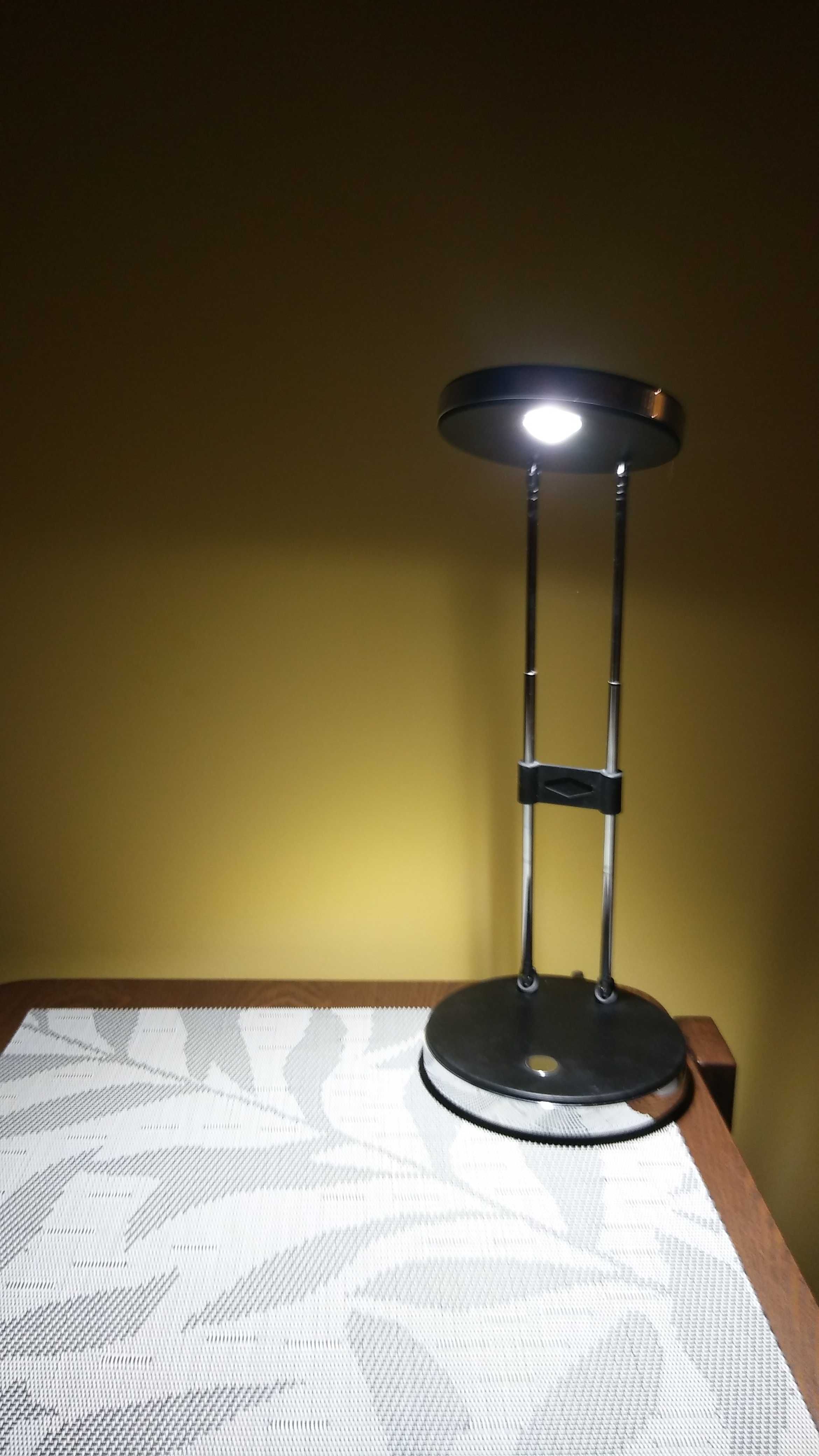 Lampka LED na biurko