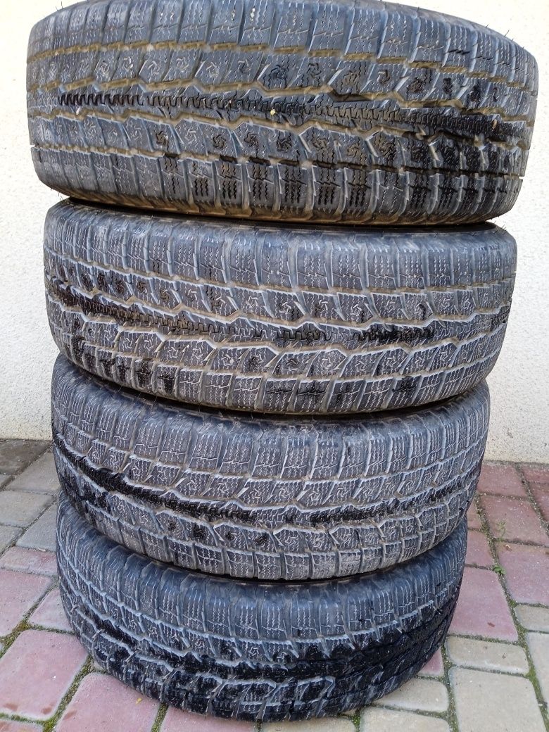 Продам шини,TOYO