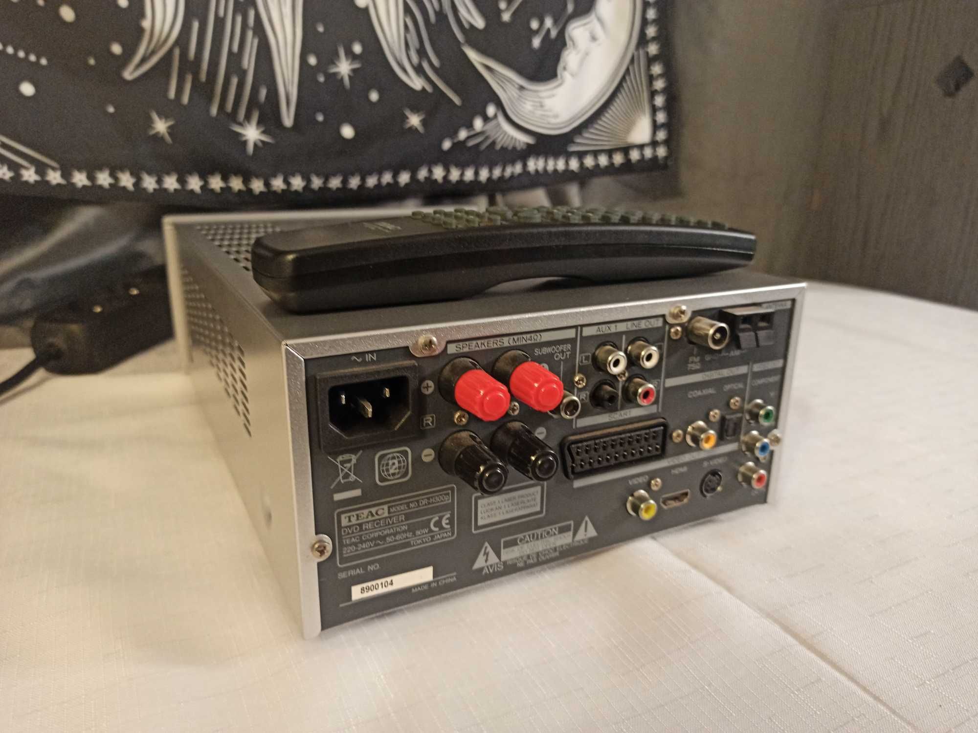 Amplituner z odtwarzaczem CD TEAC DR-H300p USB z pilotem
