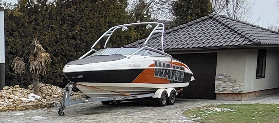 Łódź motorowa Rinker Captiva 232 05r bowrider 5.0 wtrysk przyczepa