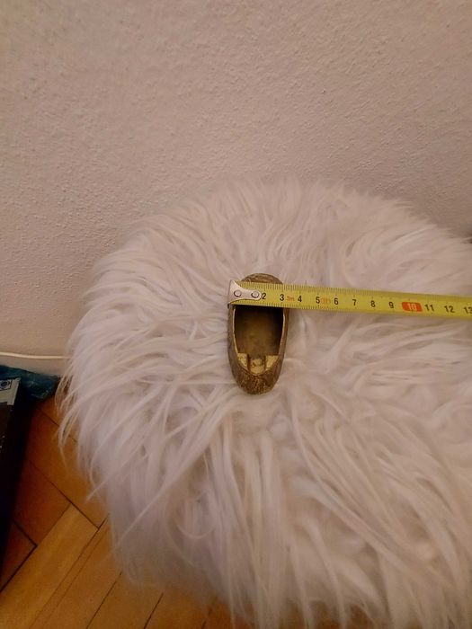 Figurka popielniczka mosiężna, bucik, kolekcjonerska.