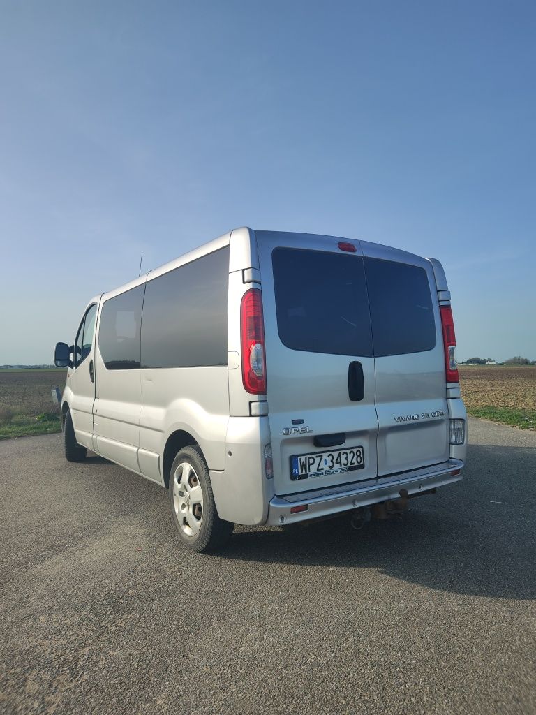 Opel Vivaro long 2.5 CDTI