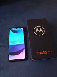 Новый смартфон Motorola e20