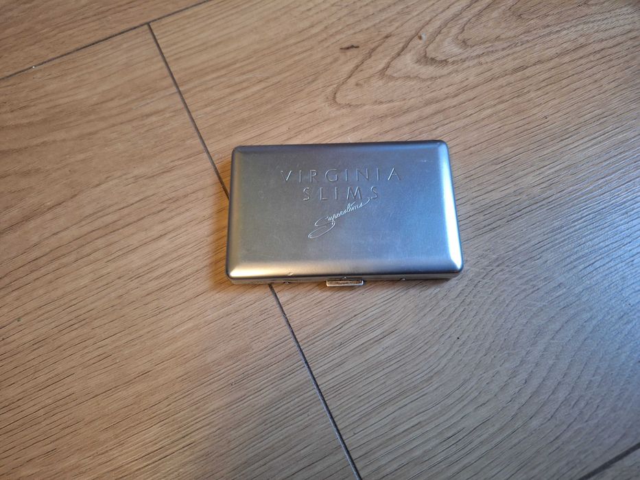 Papierośnica metalowa