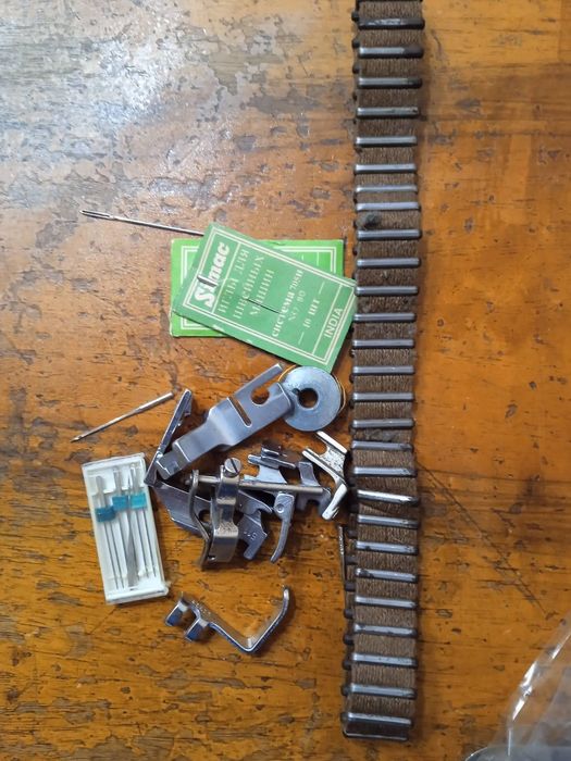 Продам швейну машинку