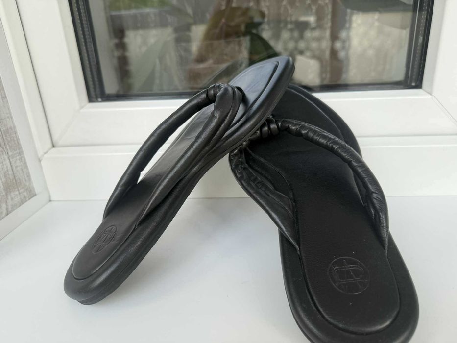 В’єтнамки Massimo Dutti