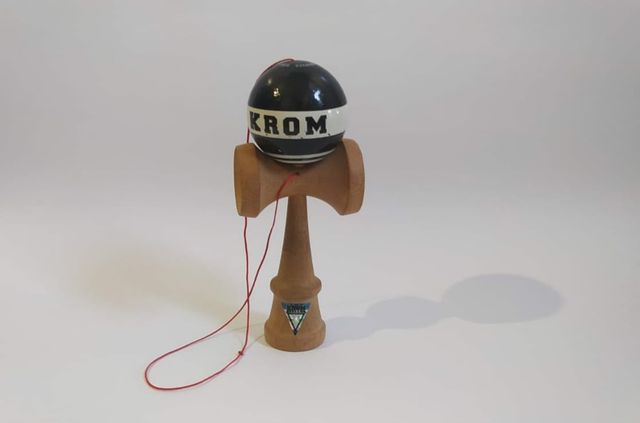 Kendama Krom czarna