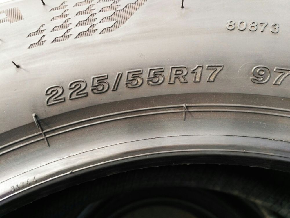 225/55/17 Bridgestone T005