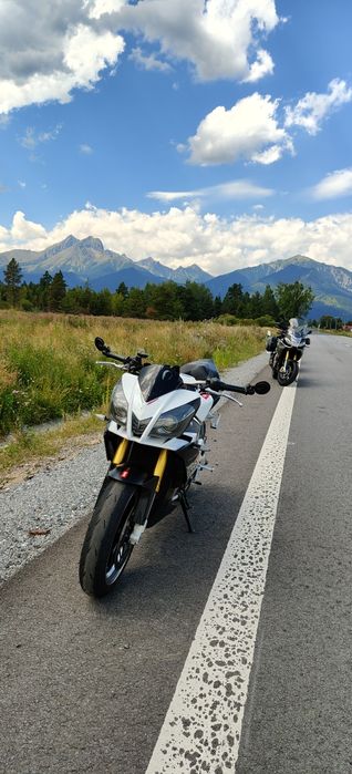 Aprilia Tuono v4 1000 aprc 2011