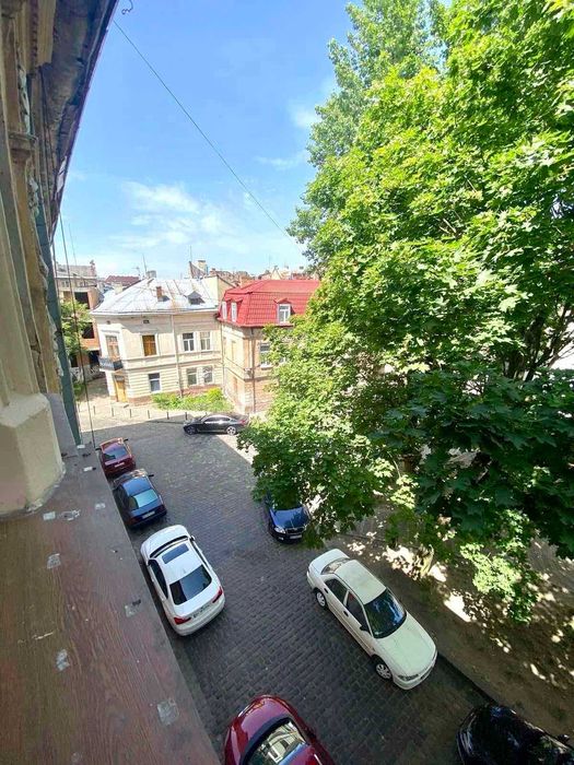 Продаж 5-кім. квартири. вул. Б. Хмельницького початок-Центр
