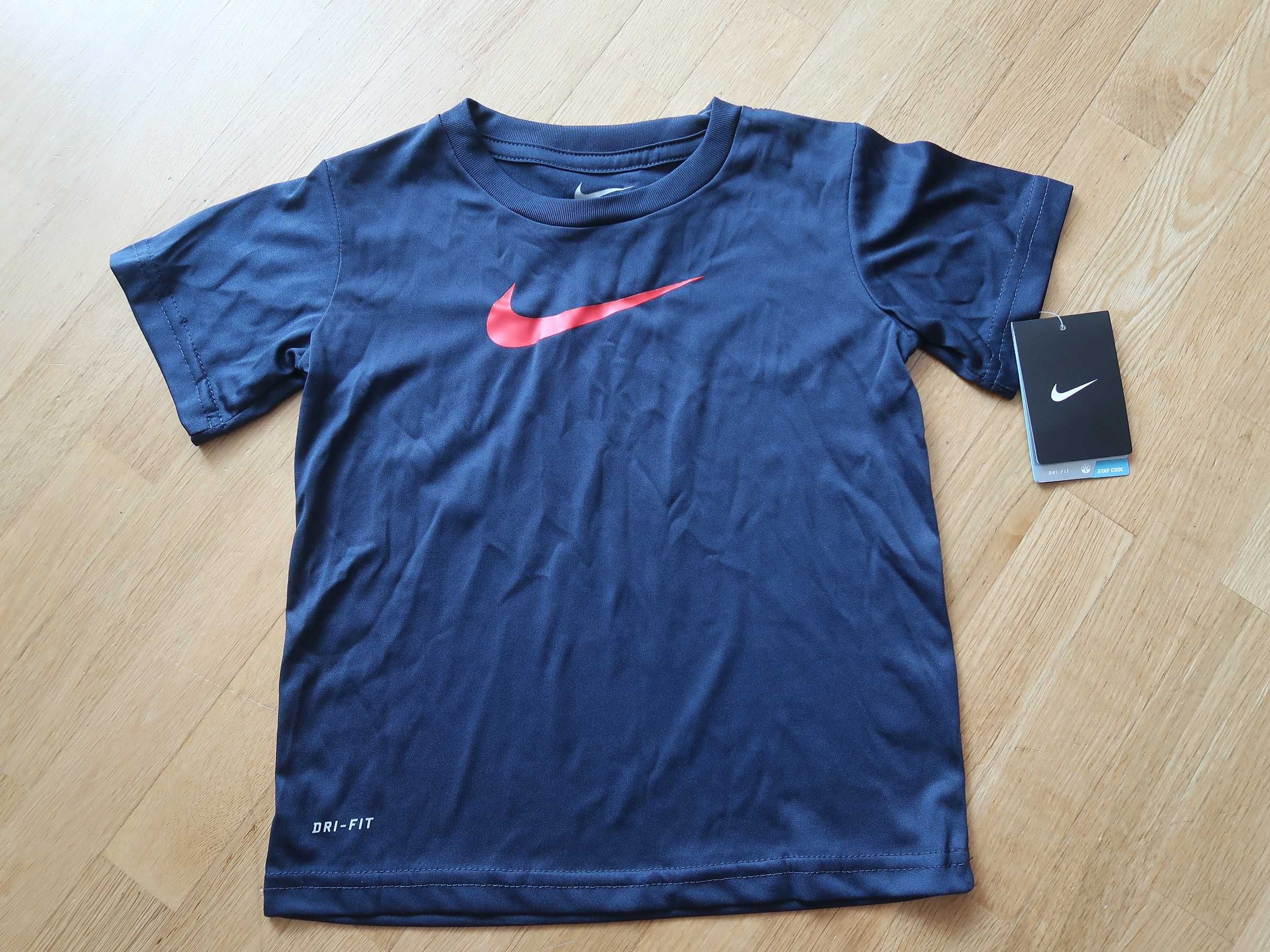 Koszulka NIKE rozmiar 4lata=około 110cm