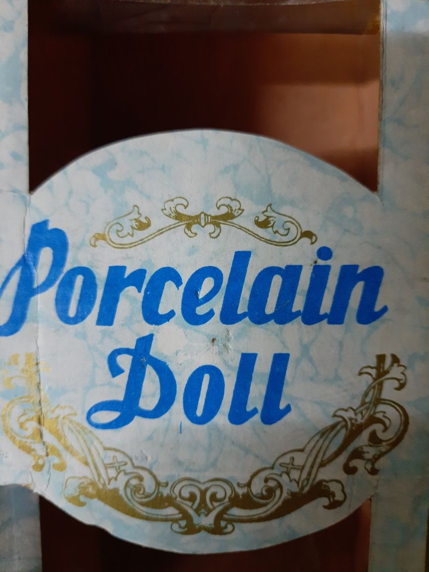 Boneca de porcelana