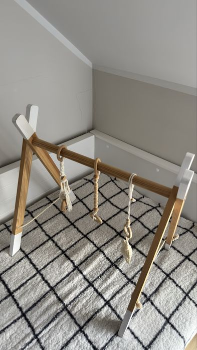 Stojak pałąk edukacyjny dla niemowląt