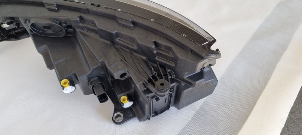 Lampa prawy przód skoda kamiq ful led nowa oryginał