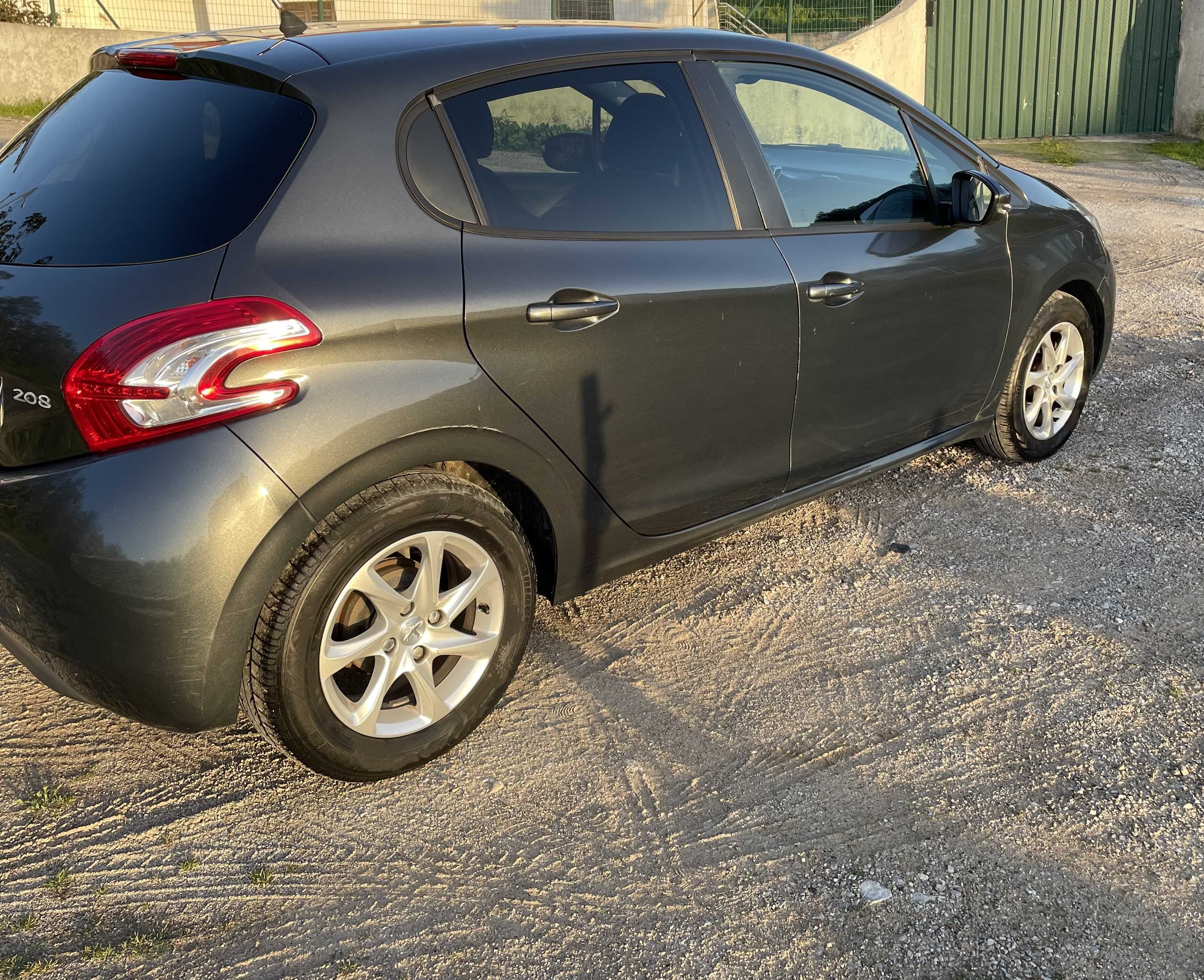 Peugeot 208 Active 1.2vti 2014